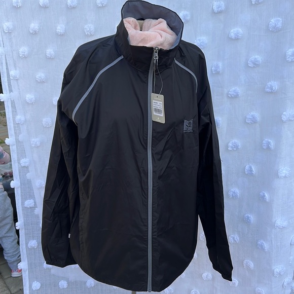Mens black windbreaker jacket - Picture 2 of 8